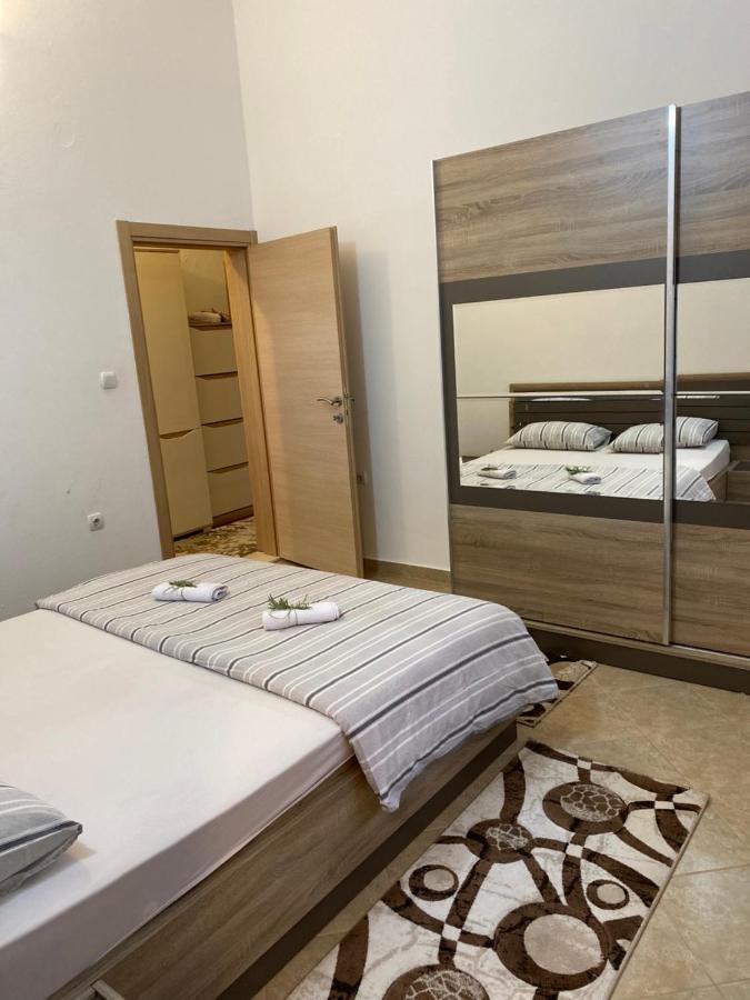 Guest House Pocanic Tivat Buitenkant foto